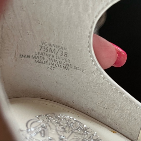 NEW! Vince Camuto Leather Coconut Cream Heels Designer Women’s Size 7.5 - Picture 12 of 16